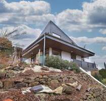 Zweifamilienhaus mit Apartment in Feldrandlage mit traumhaftem Stauseeblick - Schotten
