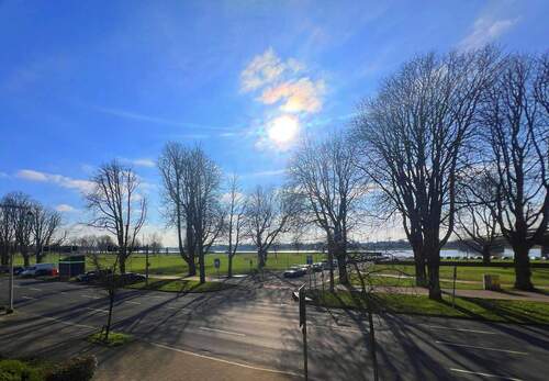 Ausblick 2 - Große Wohnung mit Rheinblick! - 720.000,00&nbsp;EUR Kaufpreis, ca.&nbsp; 174,00&nbsp;m&sup2;&nbsp;Wohnfl&auml;che