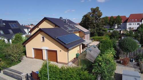 Ansicht - 8 Zimmer Mehrfamilienhaus, Wohnhaus zum Kaufen in Böhlen