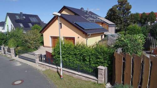 Ansicht - 8 Zimmer Mehrfamilienhaus, Wohnhaus in Böhlen