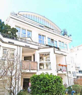 Hauseingang, Blick auf 2. OG - 3 Zimmer Etagenwohnung in Nürnberg