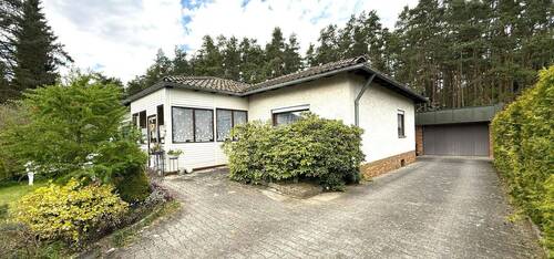 Haus mit Garage - Großzügiger Bungalow auf tollem Grundstück