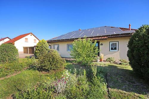 Hausansicht / Straßenseite - Einzugsbereites Einfamilienhaus im Bungalowstil in Rodleben