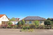 Hausansicht / Straßenseite - 3 Zimmer Einfamilienhaus zum Kaufen in Dessau-Roßlau