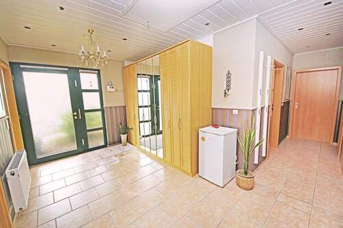 Eingangsbereich / Diele im EG - 3 Zimmer Einfamilienhaus in Dessau-Roßlau