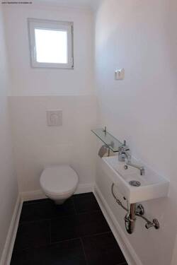 WC, DG - 