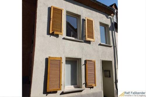 www.fassbender-immobilien.de - Kenn, gemütliches u. modernisiertes Reihenhaus mit Dachterrasse zu verkaufen.