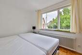 Schlafzimmer Erdgeschoß links - 