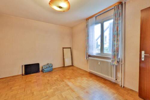 Schlafzimmer EG rechts - Mehrfamilienhaus, Wohnhaus mit 274,00 m² in Konstanz zum Kaufen