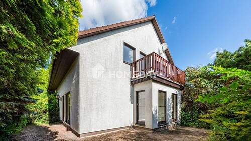 Außenansicht 7 - Großzügiges Einfamilienhaus mit Einliegerwohnung, Kamin, Gartenidylle & Pool in Priester