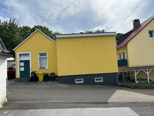 Hinterhaus Eingang - Mehrfamilienhaus, Wohnhaus in Remscheid