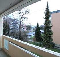 Sofort beziehbare, sanierte 3 Zi. Whg mit Balkon und herrlichem Blick über München.