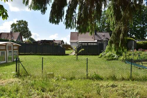 Blick auf das Grundstück - 