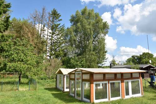 zwei Gewächshäuser - 