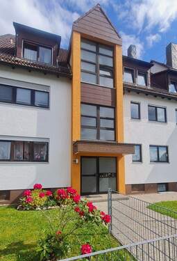 Hauseingang - 3 Zimmer Etagenwohnung in Rednitzhembach