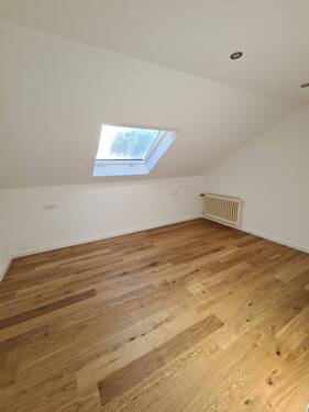 Schlafzimmer - Mehrfamilienhaus, Wohnhaus mit 300,00 m&sup2; in Steinheim zum Kaufen