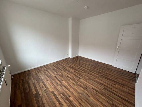 Wohnzimmer - 2 Zimmer Etagenwohnung zur Miete in Magdeburg
