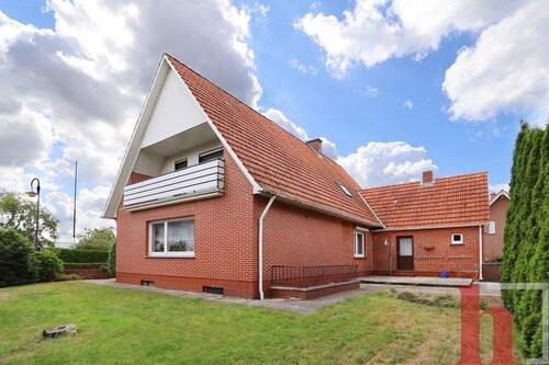Rückansicht - 7 Zimmer Einfamilienhaus in Holdorf