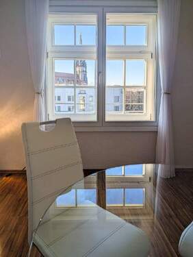 Blick auf die Dreikönigskirche (1) - 2 Zimmer Etagenwohnung zum Kaufen in Dresden