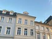 Hausansicht - Schöne Dachgeschosswohnung in aufwendig saniertem Altbau zu vermieten