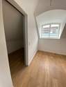 Schlafzimmer mit Ankleide - 