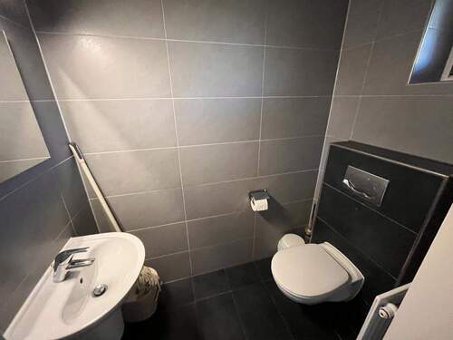 EG WC - 