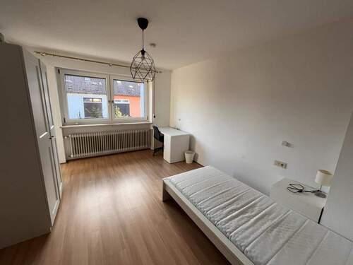 1.OG Schlafen mit Süd-Balkon - 