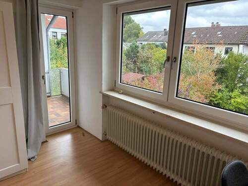 1. OG Zugang Süd-Balkon - 