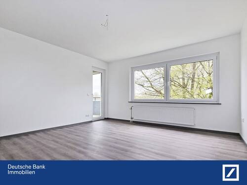 Bild 1 - Modernisiert und stilvoll: Renovierte 3-Zimmer-Wohnung mit Loggia