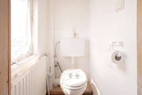 WC - 