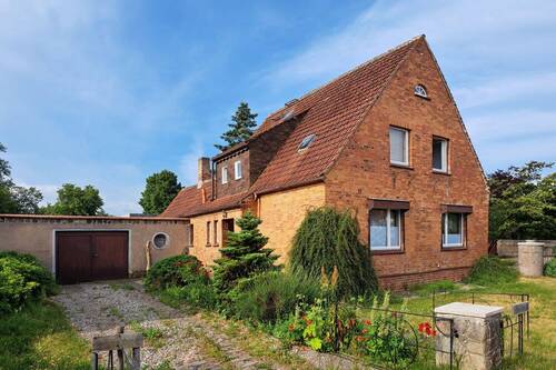 Garage/Eingang - 5 Zimmer Einfamilienhaus in Ribnitz-Damgarten