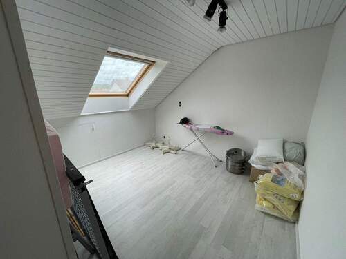 DG Zimmer - 8 Zimmer Reihenmittelhaus zum Kaufen in Schorndorf