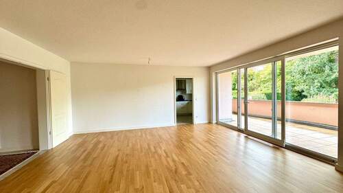 Wohn-/ Esszimmer - 3 Zimmer Etagenwohnung zum Kaufen in Baden-Baden