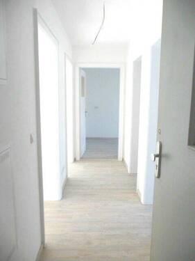 Bild 1 - ** ERSTBEZUG nach Generalsanierung - 3-Zi-Altbauwohnung mit Balkon **