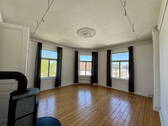 Bild 1 - Altbau-Charme pur: 4-Zimmer-Wohnung mit Dielenboden & Stuckdecken