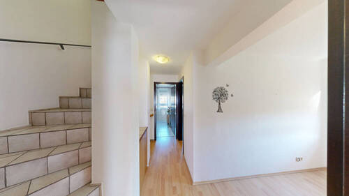 Flur OG mit Homeoffice-Ecke - 