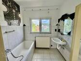 ANSICHT BADEZIMMER - 