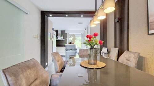 Esszimmer - 7 Zimmer Mehrfamilienhaus, Wohnhaus zum Kaufen in Oberhausen