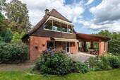 Rückansicht mit Terrasse - 