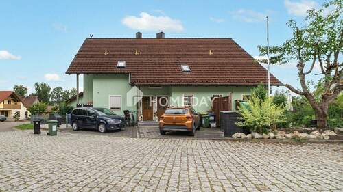 Außenansicht 2 - 3 Zimmer Etagenwohnung zum Kaufen in Burgheim