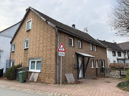 Seitenansicht - 6 Zimmer Einfamilienhaus zum Kaufen in Beverungen