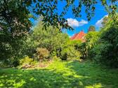 Blick von der Haustür in den Garten auf Nordwest - 