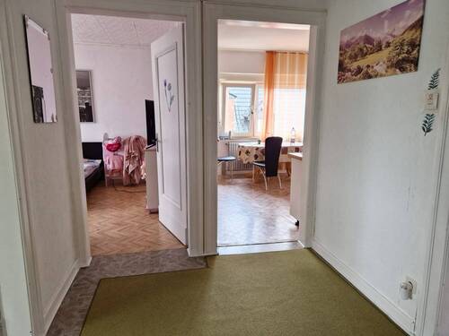 Flur OG-Wohnung - Mehrfamilienhaus, Wohnhaus mit 160,00 m² in Bad Salzuflen zum Kaufen