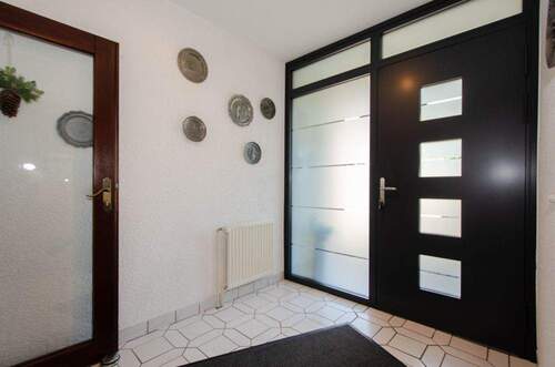 Haustür innen - 4 Zimmer Doppelhaushälfte in Hattingen