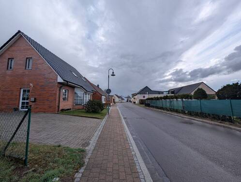 Benachbarte Bebauung.jpg - 