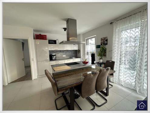 Einbauküche - 4 Zimmer Etagenwohnung zur Miete in Hattersheim