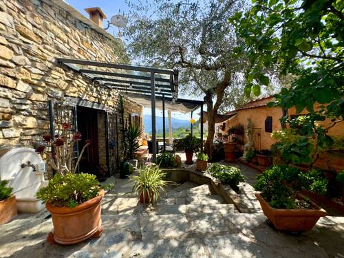 IM981_01 TERRA ITALIA IMMOBILIEN_TERRA ITALIA IMMO - Charmantes Dorfhaus mit romantischer Gartenterrasse TI IM 981