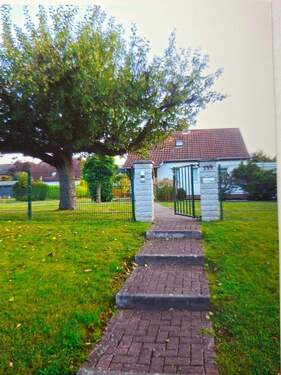 B 1 - Zugang zum Grundstück.jpg - 3 Zimmer Einfamilienhaus zum Kaufen in Kassel