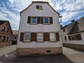 Außen - 7 Zimmer Mehrfamilienhaus, Wohnhaus zum Kaufen in Gommersheim