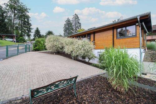 Parkplatz für 2 PKW - 5 Zimmer Einfamilienhaus zum Kaufen in Braunfels